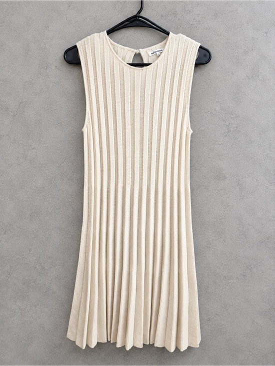 Reformation Dresses & Skirts - Reformation Cream Ribbed Pleated Mini Dress